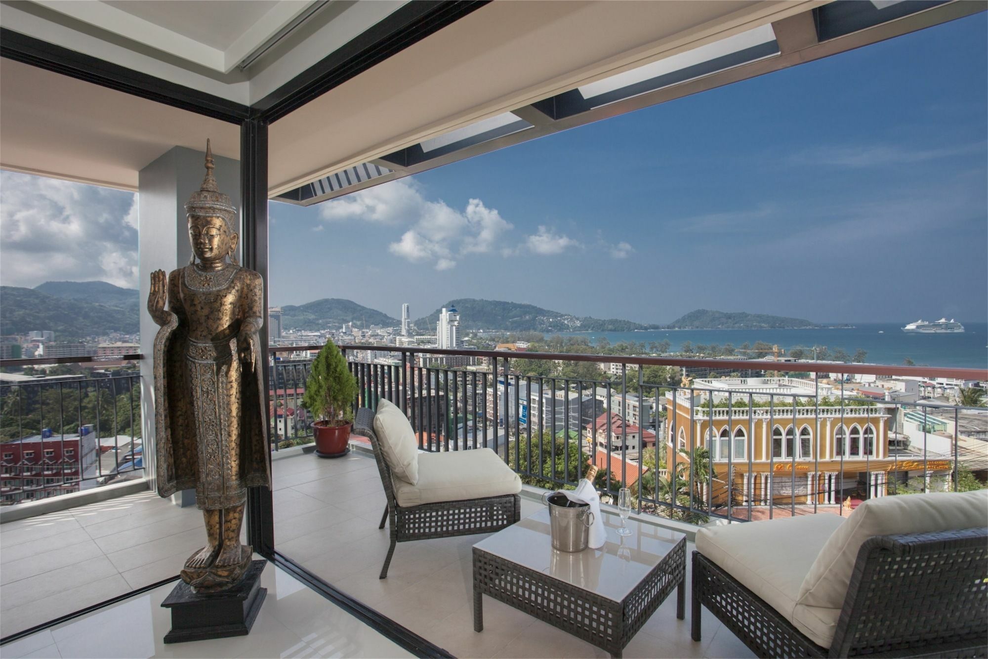 Bliss 3 Bedrooms Sea View Patong